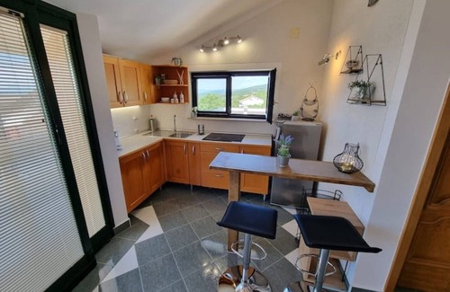 Jadranovo Apartment | House with pool, whirlpool and sauna
