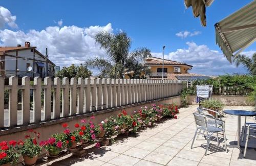 Capoterra Apartment | House with the terrace and the garden