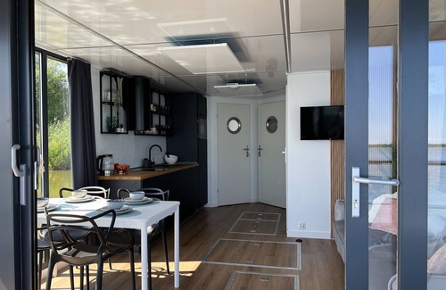 Mielno Boat Rental | Houseboat in Łazy near Baltic Sea & Lake Jamno