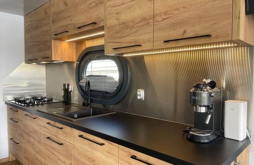 Braunsbedra Apartment | Houseboat with sauna