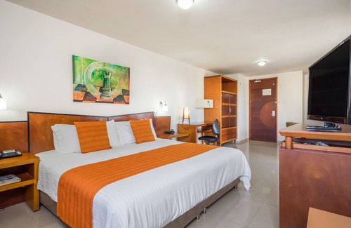 El Prado Hotel | Howard Johnson Hotel Versalles Barranquilla