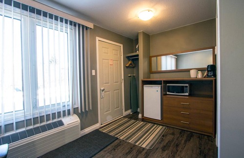 Red Lake Hotel | Howey Bay Motel & Restaurant