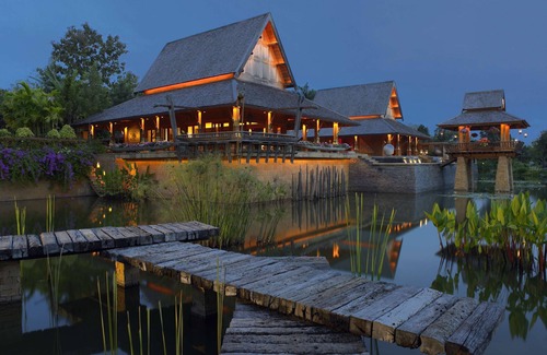 Lan Dokmai Tok House | Howie's HomeStay, Your own personal Private Resort