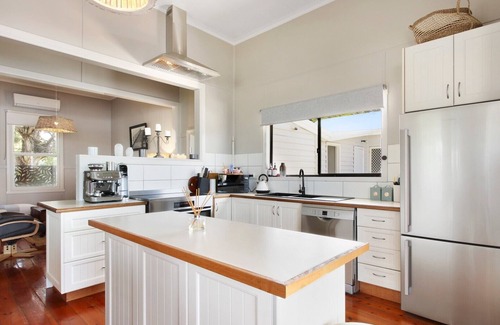 Metung Hotel | Howitt House in Metung