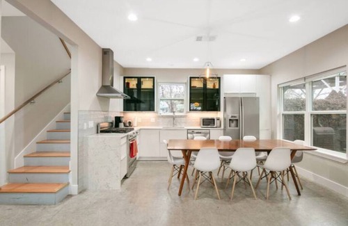 Foster Heights Villa | Huge 3 Home Property - Walk to Downtown!