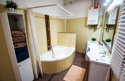 Jozsefvaros Apartment | Huge 5 rooms Apartment in Budapest city center