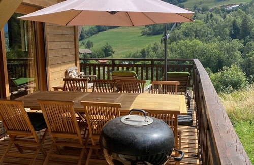 Combloux Ski Chalet | Huge Chalet in Combloux, sleeps up to 14, 5mins access to huge Evasion ski area.