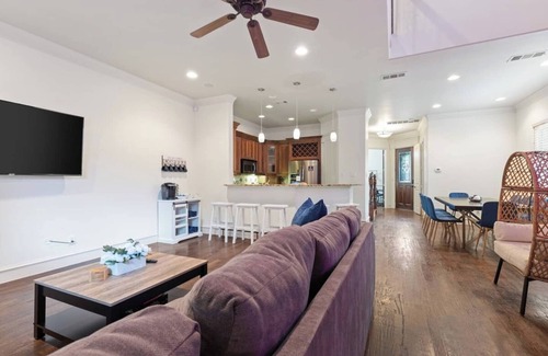 Lower Greenville House | Huge Home w/Gameroom, Patio, & Secret Room!