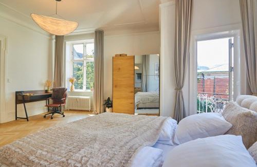 København V Apartment | Huge Royal Luxury Apt with Private Balcony