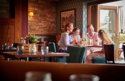 Kilmun Apartment | Hunters Quay - Hot Tub Lodge at Limecroft 6