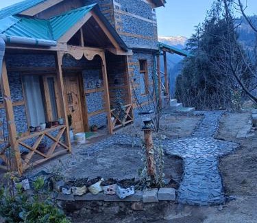 Banjar Cabin | Hunting Wood Kathkuni Attic Cottage