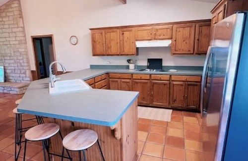 Glen Rose Other | Huruma 3 BR by Fossil Rim, Hiking, Farm & Ranch Stay- Goats, Pigs & Disc Golf!