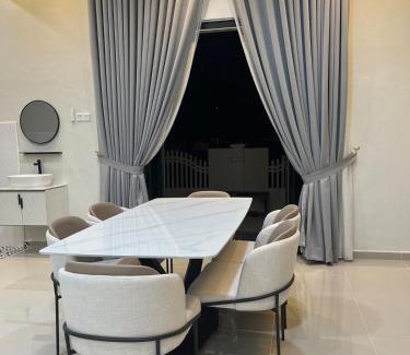 Kampung Titian Pendek House | Husna WhiteStay