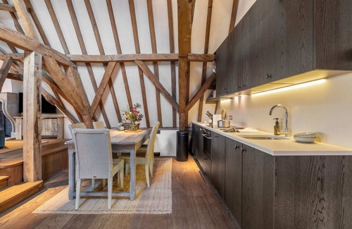 Historical Center Bruges Apartment | Huswell - Beautiful and authentic penthouse in Bruges center