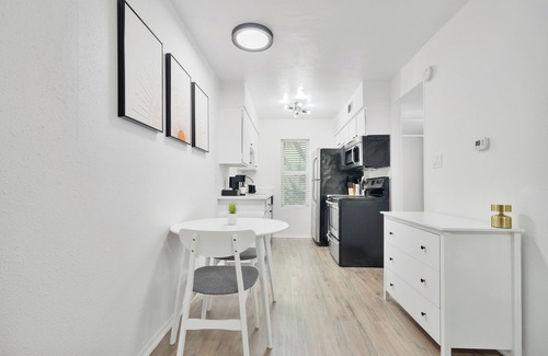 Hyde Park Apartment | Hyde Park Gem–Modern Studio Near UT & Downtown