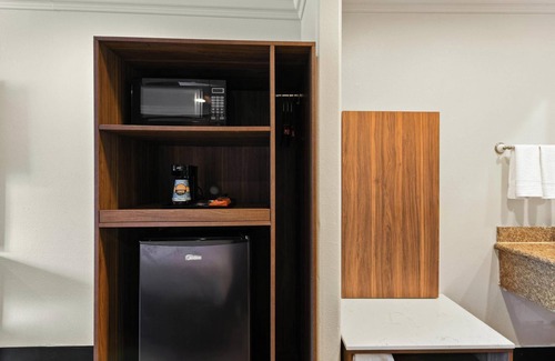 Olde Carlsbad Hotel | Hyland Inn Near Legoland