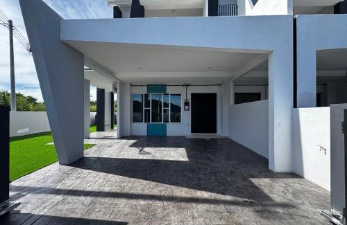 Taman Rapat Damai House | i Homes Villa 3 Nearby Sunway - Swimming Pool and Karaoke