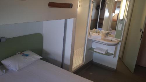 16th Arrondissement Hotel | ibis budget Marseille L'Estaque