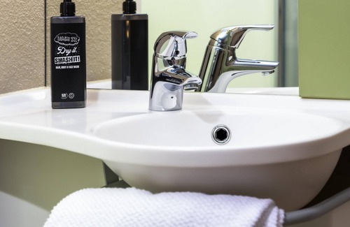 Vanves Hotel | ibis budget Paris Porte de Vanves