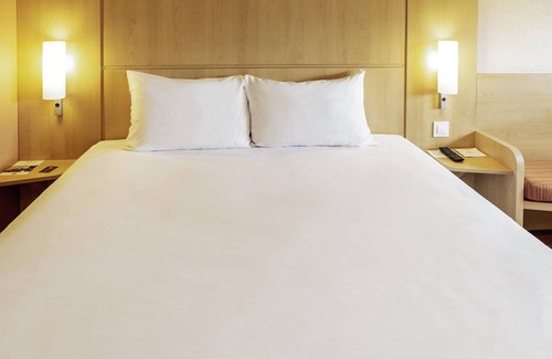 Las Campas y San Claudio Hotel | ibis Oviedo