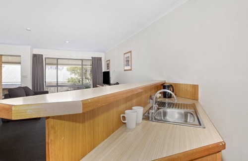 Sutton Resort | ibis Styles Canberra Eaglehawk