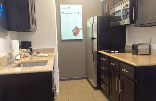 El Segundo House | Ideal Location 5 Miles from SoFi Stadium !