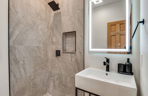 Lockerbie Square Condo | Ideally Located Vacation Rental in Indianapolis