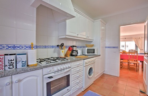 Meia Praia Apartment | Idealmente Situado Para Desfrutar da Maravilhosa Praia de Extenso Areal