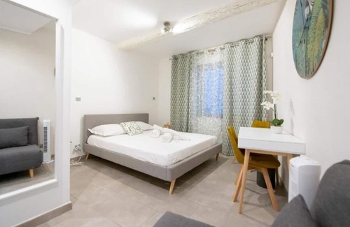 Gambetta Apartment | Idleness and garden suite in town