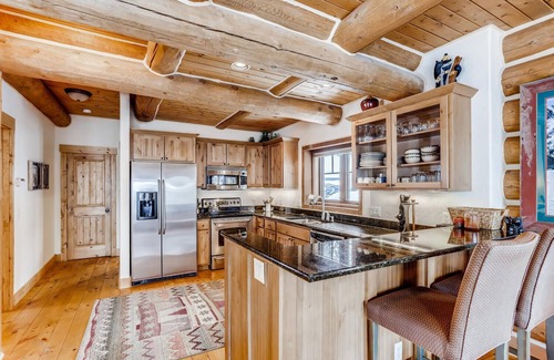 Quandary Village House | Idyllic Breckenridge Chalet with deck, valley views and Starlink internet