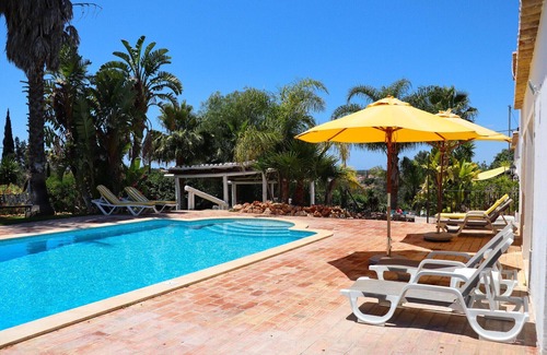 Sao Clemente Cottage | Idyllic Farm House with huge Garden for 14PAX