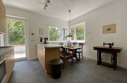 Bad Mingolsheim Apartment | Idyllic vacation apartment by the spa gardens, view of the countryside, 1st floor, 98sqm, 5 people