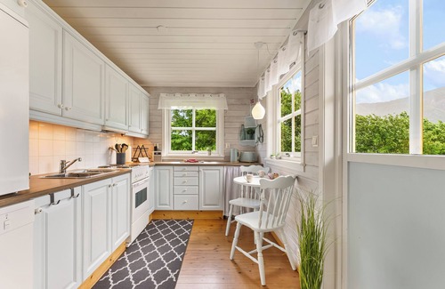 Volda House | Idyllische Hütte am Dalsfjord