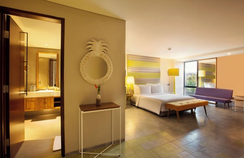 Drupadi Hotel | IKOSHAROLD Suites Seminyak