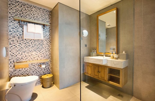 Drupadi Hotel | IKOSHAROLD Suites Seminyak