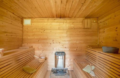 Ex Sottostazione Apartment | Il Gioiellino Pool and Sauna