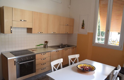 Saragozza-Porto House | IL VECCHIO NOCE apartment for tourist use with parking in the garden