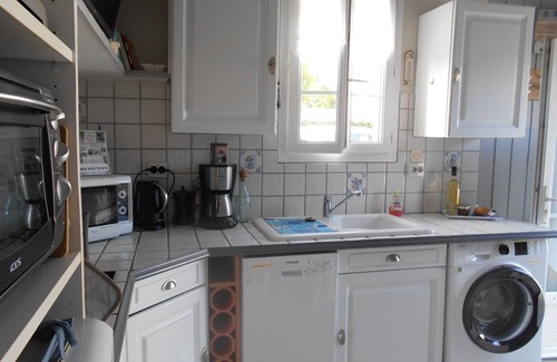 Saint-Martin-de-Re House | ILE DE RE 2/3 P: bikes, Wifi, linen, kitchen, parking, shops, beach, port,