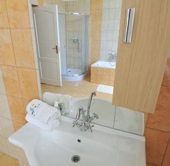 Eger House | Illaberek Panzió