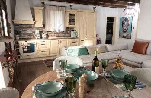 Maroneia-Sapes House | illia