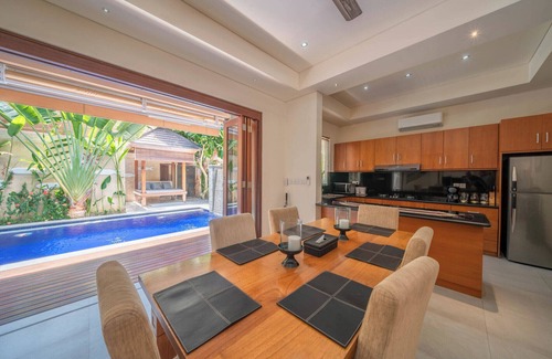 Central Seminyak Villa | Imagine Your Family Renting a Luxury 3 Bedroom Holiday Villa Close to Kabupaten Badung Double Six Beach