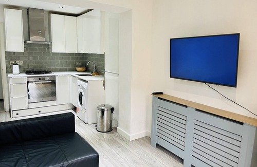 Kilburn Apartment | Immaculate 2-Bed Apartment in London
