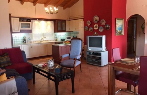 Ermionida House | Immaculate 3-Bed House in Ermioni
