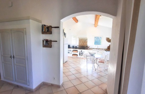 Cabrieres-d'Avignon House | In PROVENCE, Face IN LUBERON, A LITTLE PIECE OF PARADISE, PRIVATE VILLA FOR 6 Pers