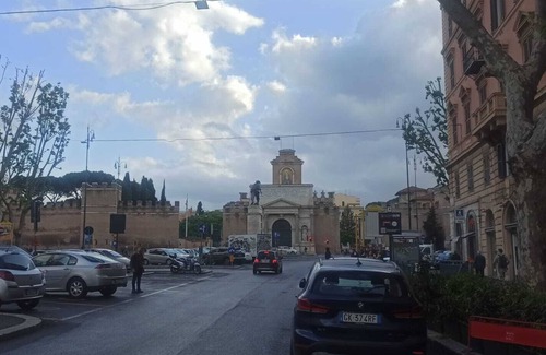 Salario Apartment | In the beautiful setting of Porta Pia is located " PARVA DOMUS ".