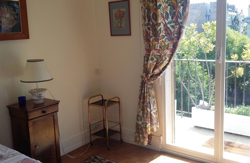 Neuilly-sur-Seine Hotel | In the city, green and calm for a few days .