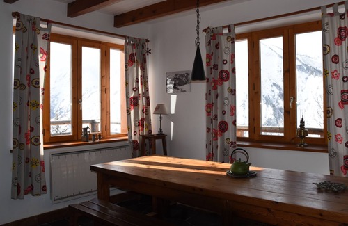 Les Varcins Ski Chalet | In the heart of the three valleys, large authentic chalet with no neighbors, 14 beds