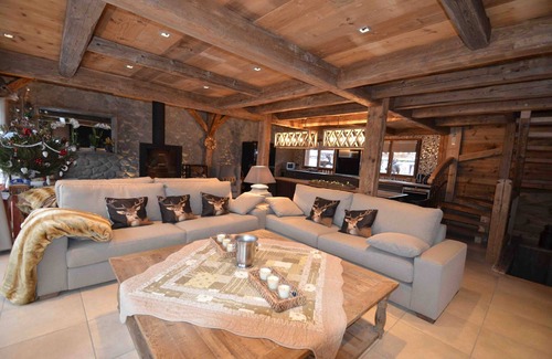 Praz-sur-Arly Ski Chalet | In the heart of the village, 400m from the slopes: Sauna, Nordic bath, fireplace.