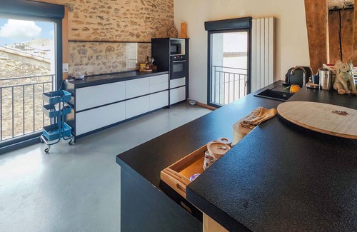 Capestang House | In the heart of the village of Capestang, this spacious and comfortable vacation home welcomes you w