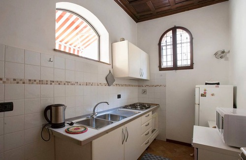 Santo Spirito Apartment | IN THE HISTORIC CENTER OF FLORENCE-MINUTES FROM PIAZZA DELLA REPUBBLICA & DUOMO